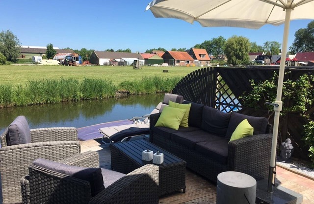 Vacation home St.Pauli with water access(pet friendly)