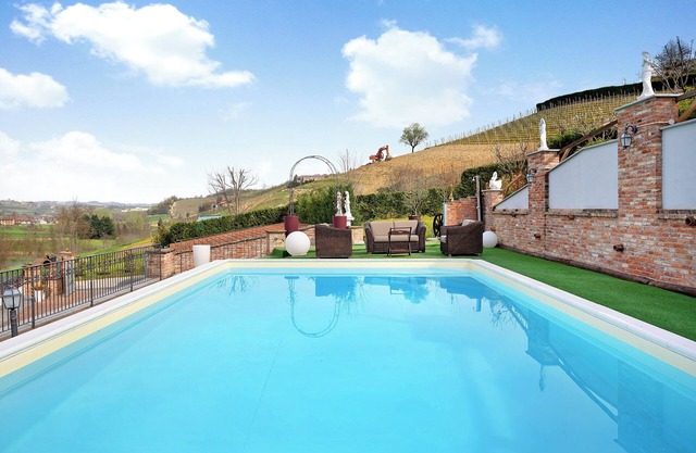 Vacation Home "Sweet Life" with Shared Pool, Private Terrace & Wi-Fi