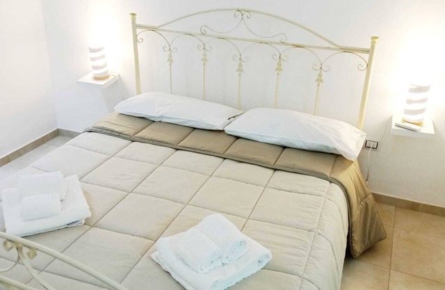VACATION HOME "TERRA DEL PRIMITIVO" LOCATED A STONE'S THROW FROM THE CENTER OF MANDURIA,