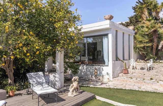 Vacation Home "Torre Blanca" with Sea View, Shared Pool & Wi-Fi