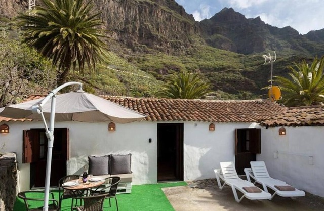 Vacation Home Traditional Canary Cottage in Masca with Garden, Terrace & Wi-Fi