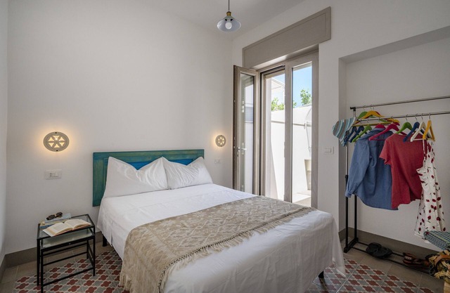 Vacation Home "Verso Sud, Torre Canne" with Sea View, Private Terrace & Wi-Fi