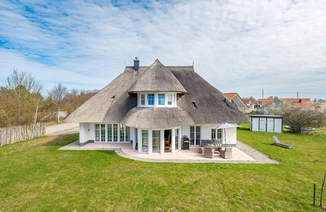 Vacation home Villa Hans: your spacious retreat in Westrügen