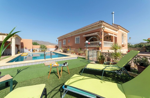 Vacation Home "Villa Mansa" with Mountain View, Private Pool & Wi-Fi