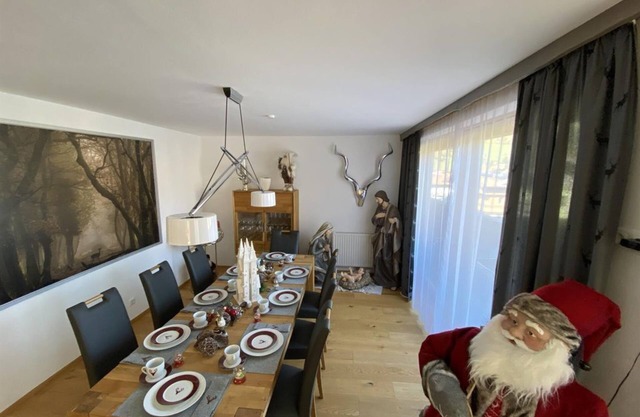 Vacation home with 3 bathrooms, 6 bedrooms & 2 kitchens - Residence Cosy