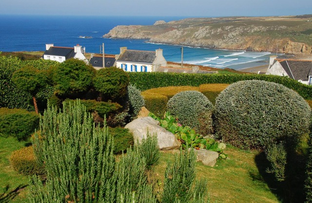 Vacation home with a panoramic view of the sea