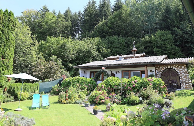 Vacation home with lake view and private pool 2 minutes away from Lake Wörthersee