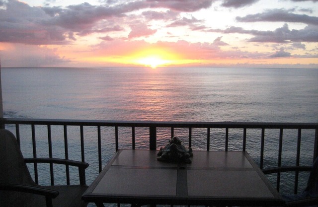Vacation In Paradise At Makaha Area in a Legal NUC