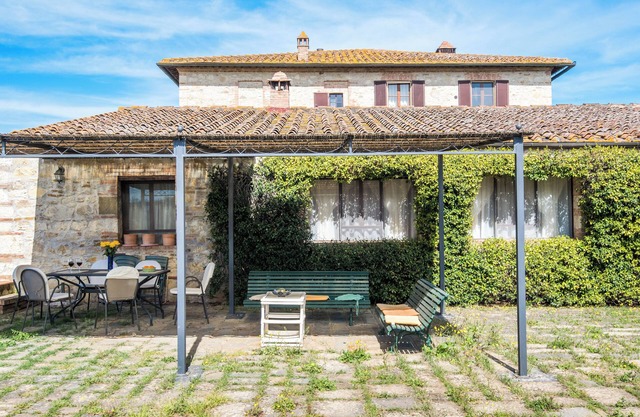 Vacation Home "Casalino" with Shared Pool, Shared Garden & Wi-Fi