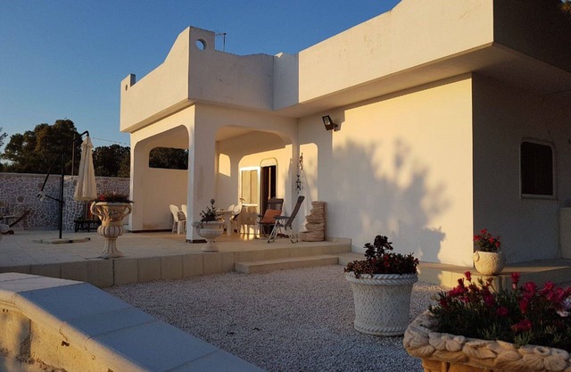Vacation home w. large terrace/garden-900m-2 min drive to the sea Max 6 persons