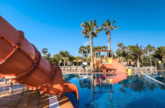Vacation 'Oasis Duna Casa Elena' with Shared Pool, Balcony and Wi-Fi