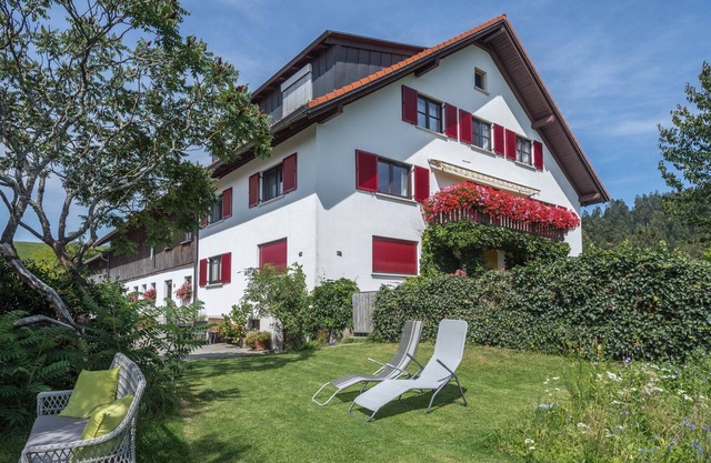 Vacation on the Farm - Cosy Apartment “Seeblick” with Wi-Fi; Parking Available