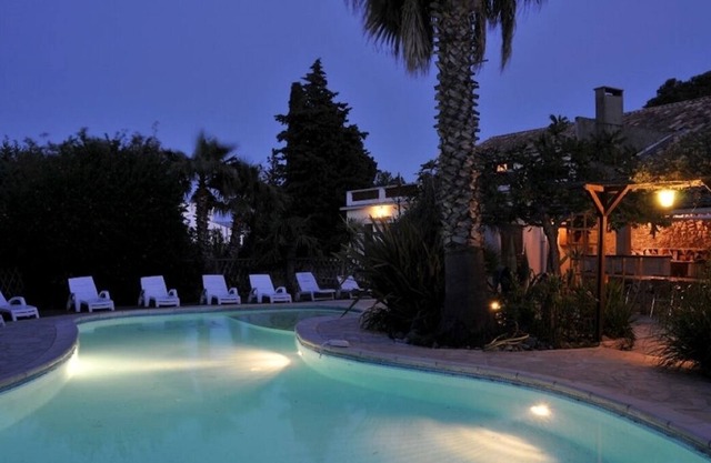 Vacation rental 7 bedrooms 16 people