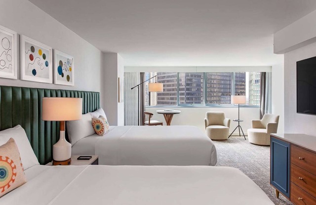 Vacation Starts Here! Near Chicago Riverwalk and The River Theater, Pets Allowed