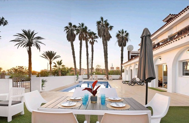 Vacation Villa 'Teide' with Mountain View, Private Pool and Wi-Fi