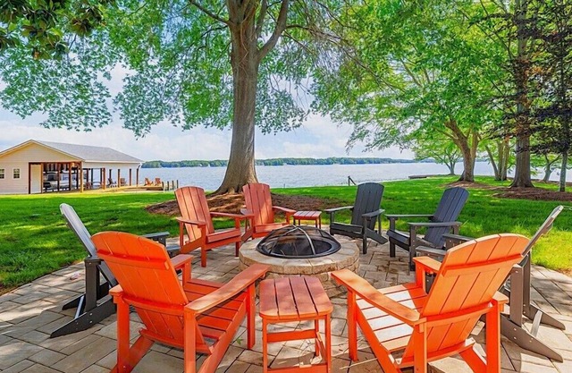 Vagabonds House | Stunning Views | 10-12 ft. Water Depth