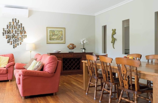 Vaila Bushland Charm near Beaches and Top Wineries