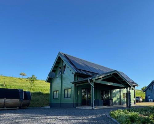 Vakantiehuis aan bosrand in Eifel nabij Cochem-Zell aan de Moezel - Dichtbij De Calmont Klettersteig Bremm - Green House