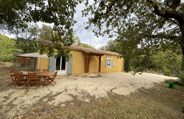 Valaurie , Villa 80m2, 4 Chambres. Jardin .piscine