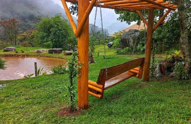 Vale das Pedras- Chalé Araucária, Hidro, Lareira, Fogueira- Sapucaí Mirim-mg