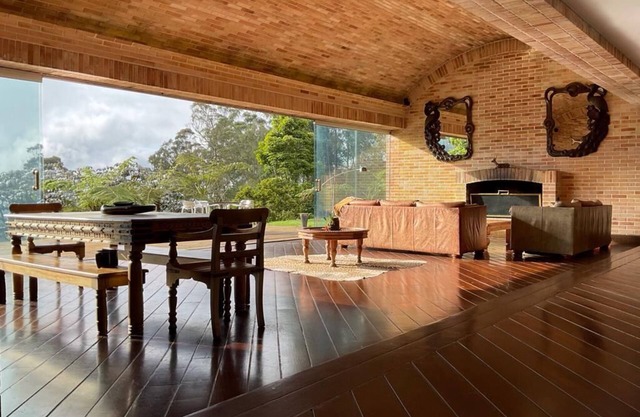 Valle Escondido, Arquitectura Completamente Excepcional y única