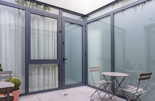 Vallecas Suites by Olala Homes