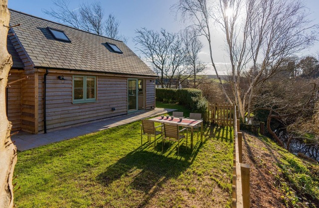 Valley Cottage Georgeham - Sleeps up to 4 - Dog Friendly Cottage