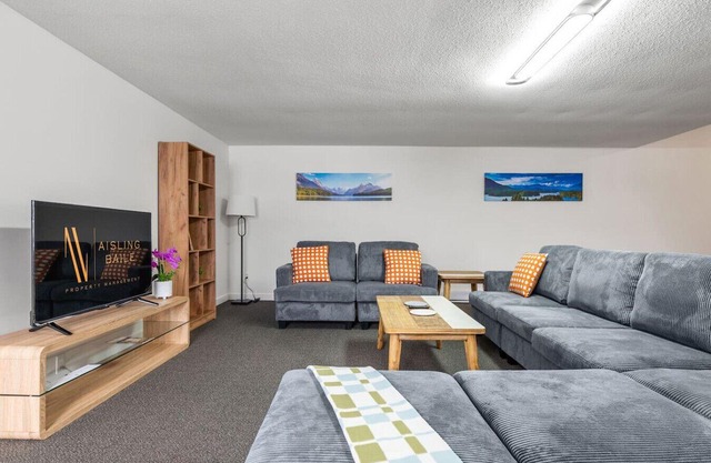 Valley View Suite | Hot Springs | Central | AC