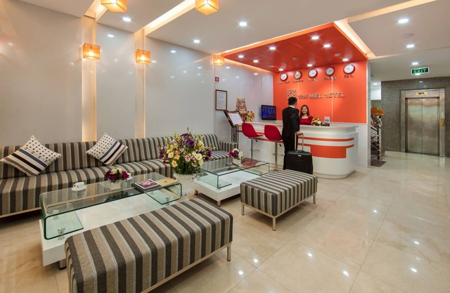 Van Mieu Hotel