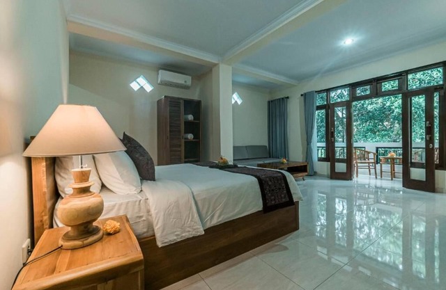 Vaneka Garden House