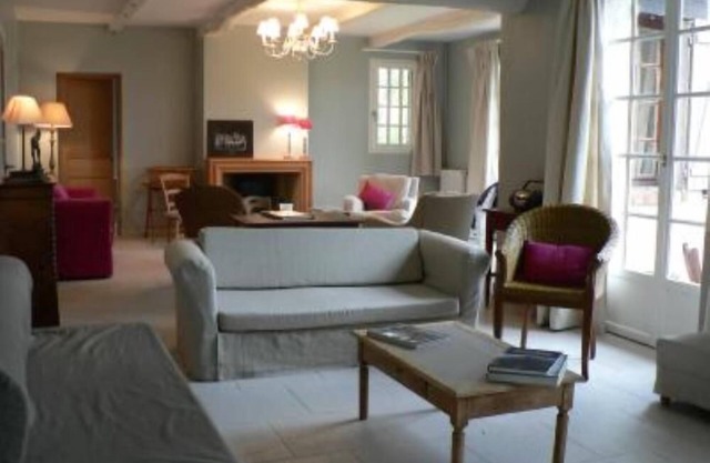 Varengeville sur mer . 8/10 persons Large house with garden