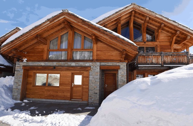 Vars Les Claux Luxury chalet at the foot of the slopes hammam jacuzzi 12 beds