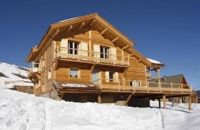 Vars Les Claux Luxury chalet 20 people at the foot of the slopes swimming pool sauna sanarium