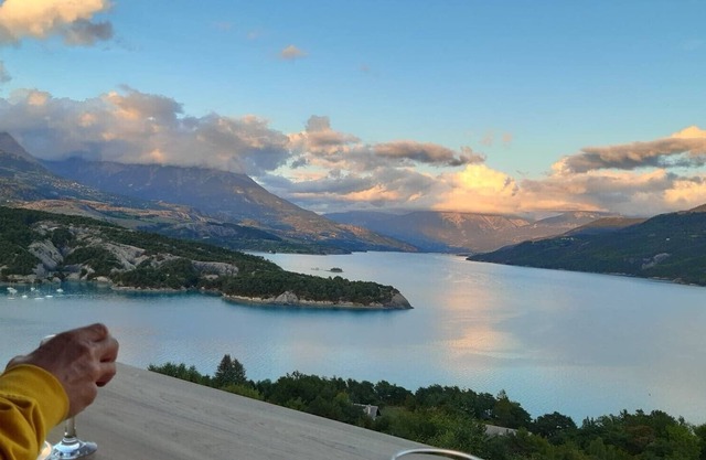 Vast 3 bedroom apartment - Exceptional view