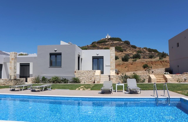 Vast view of landscape and sea, pool, 4 pers. | holiday home Triopetra, Crete