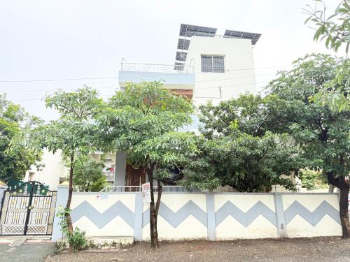 Vatavriksha Guest House,Akkalkot
