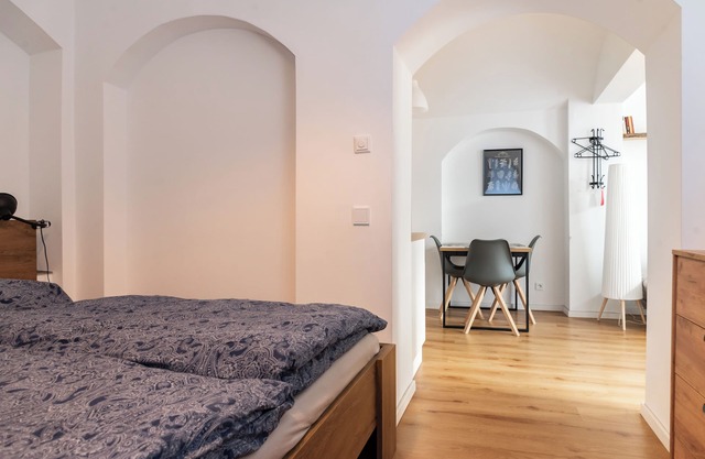 Vaulted apartment with terrace in Dresden Neustadt Your stylish temporary home