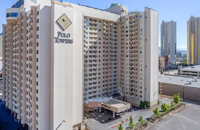 Vegas Nights F1 Lights Polo Towers at Las Vegas Strip. 2 BR, 2 Baths, Full Kitch