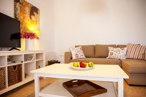 Veloudi's Apartment 1