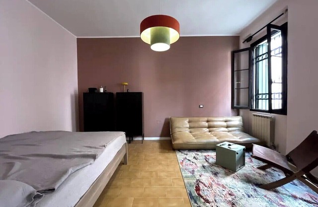 Venetian pink apartment in Dorsoduro