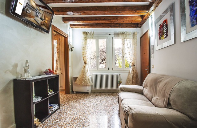 Venice Dream House Tosca