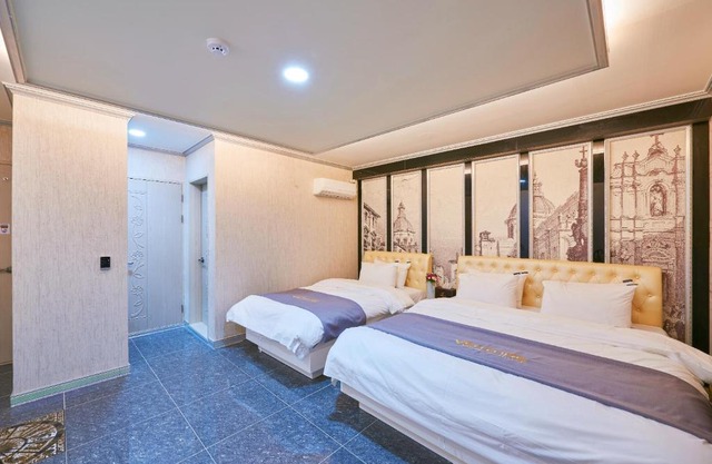 Venture Hotel