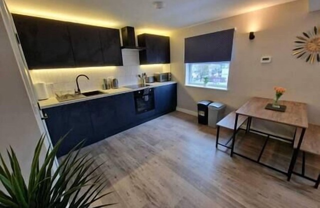 Vere Room 4 - Double Room - Shared Bathroom Near City Centre