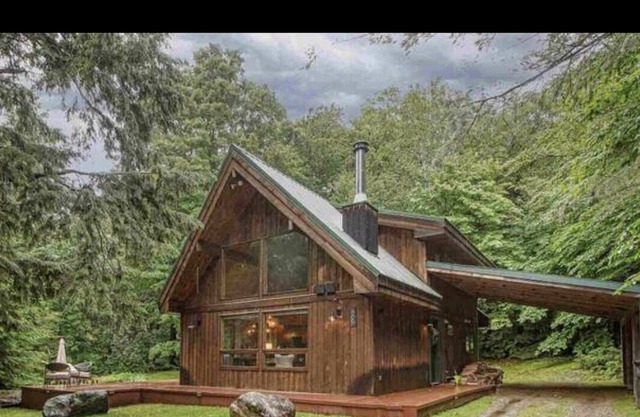 Vermont Cabin - A/C, Fire Pit, Ski Trails, Hiking, Swimming & Fishing
