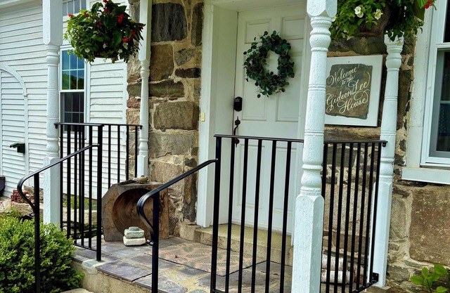 Vermont Charm in the 1840 Gideon Lee House