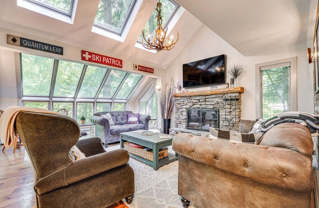 Vermont Mountain Retreat: The Antler House