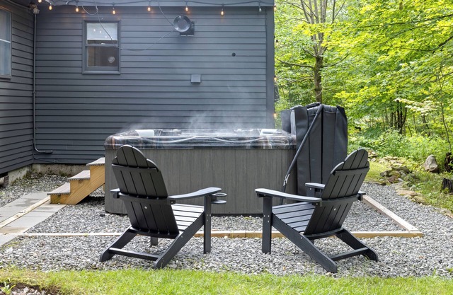 Vermont Summer Escape - Sleeps 8 with FirePit, Hot Tub, and Pet Friendly!