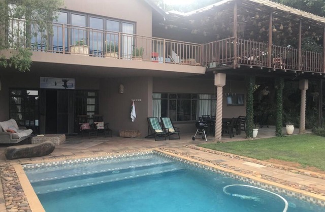 Versot "crazy about our place" in Afrikaans