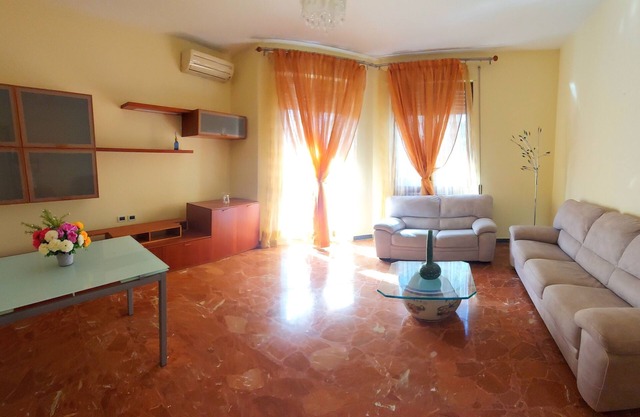 Very central apartment in Bracciano with free access to private beach