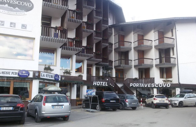 Very central in Arabba, Sellaronda ski lifts just a few steps away!